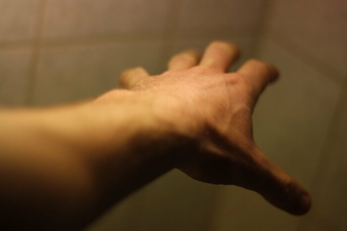 29 Disturbing Or Uncomfortable Things These Travelers Experienced When Traveling Alone